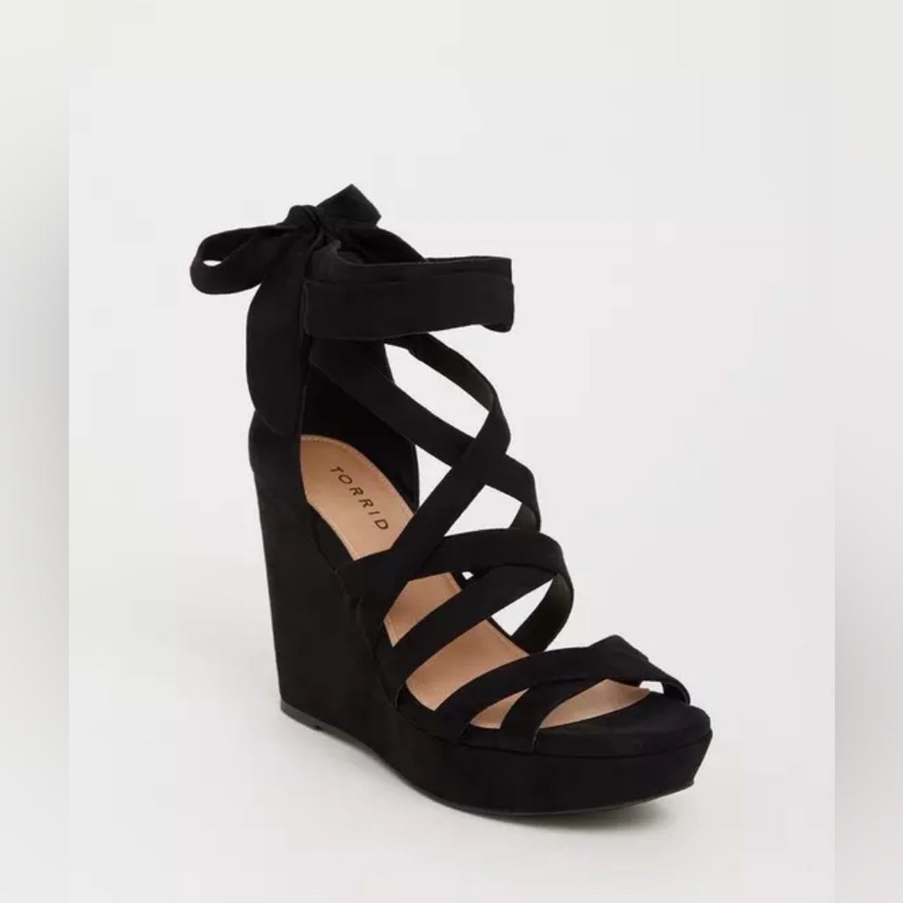 New Torrid Strappy Wrap Platform Wedge BLACK 8.5 (WW)